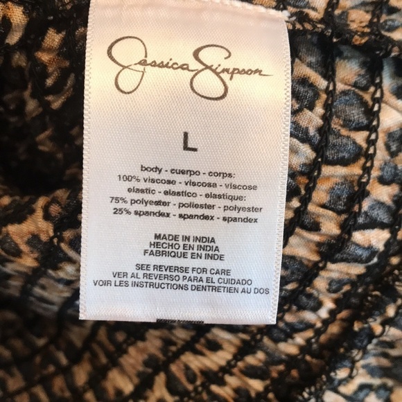 Jessica Simpson brand size L pullover cap sleeve blouse- animal print- NWT - Picture 4 of 8